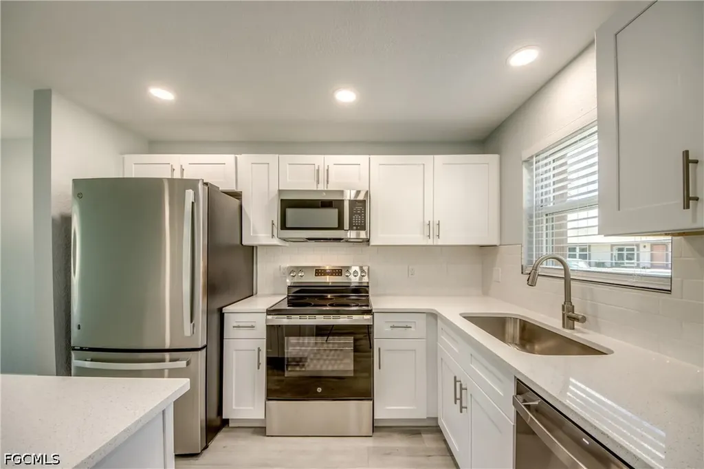 16881 Davis Road Fort Myers FL 33908