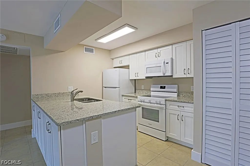 5307 Summerlin Road Fort Myers FL 33919