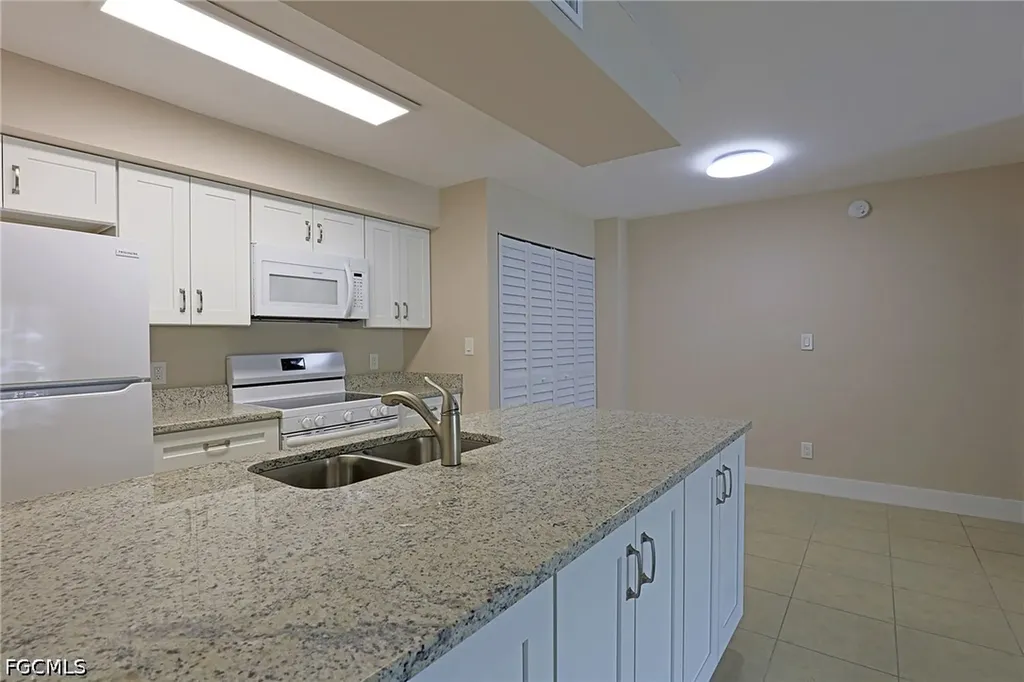 5307 Summerlin Road Fort Myers FL 33919