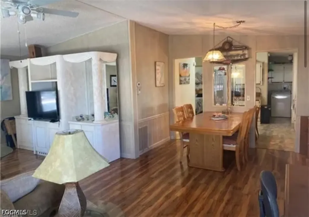571 Sunrise Lane North Fort Myers FL 33903