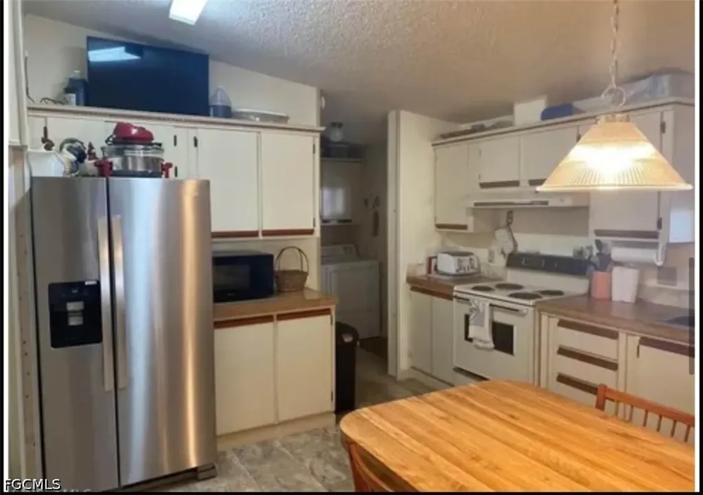 571 Sunrise Lane North Fort Myers FL 33903