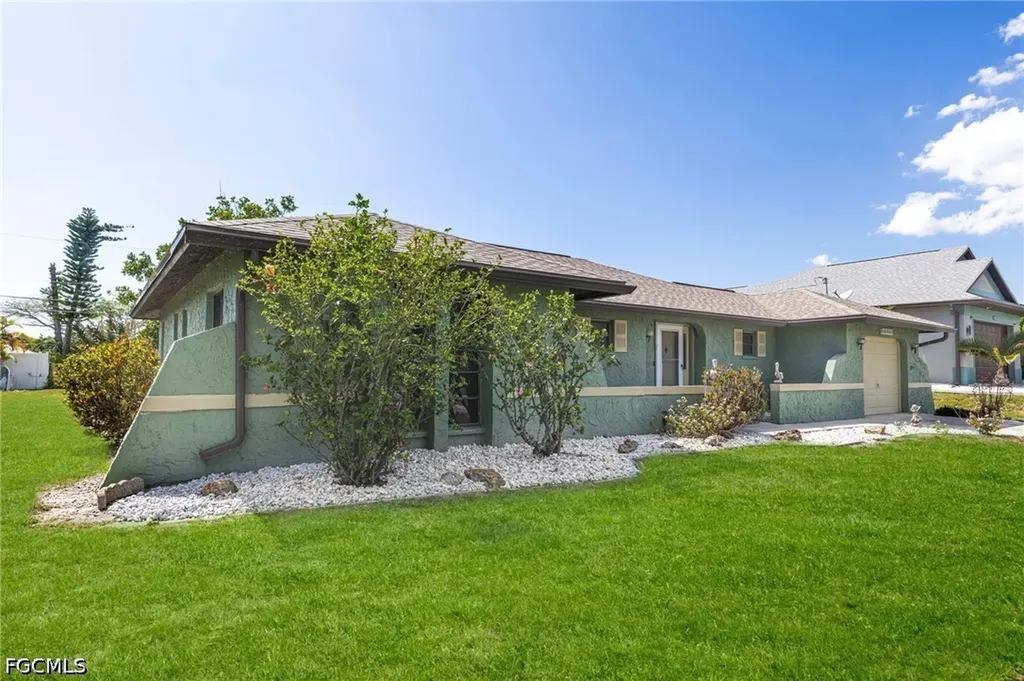 2132 SW 14th Place Cape Coral FL 33991