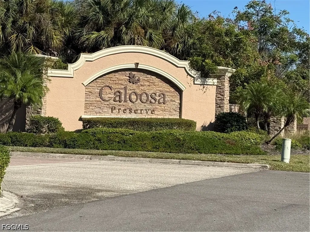 23014 Crookedwood Loop Alva FL 33920