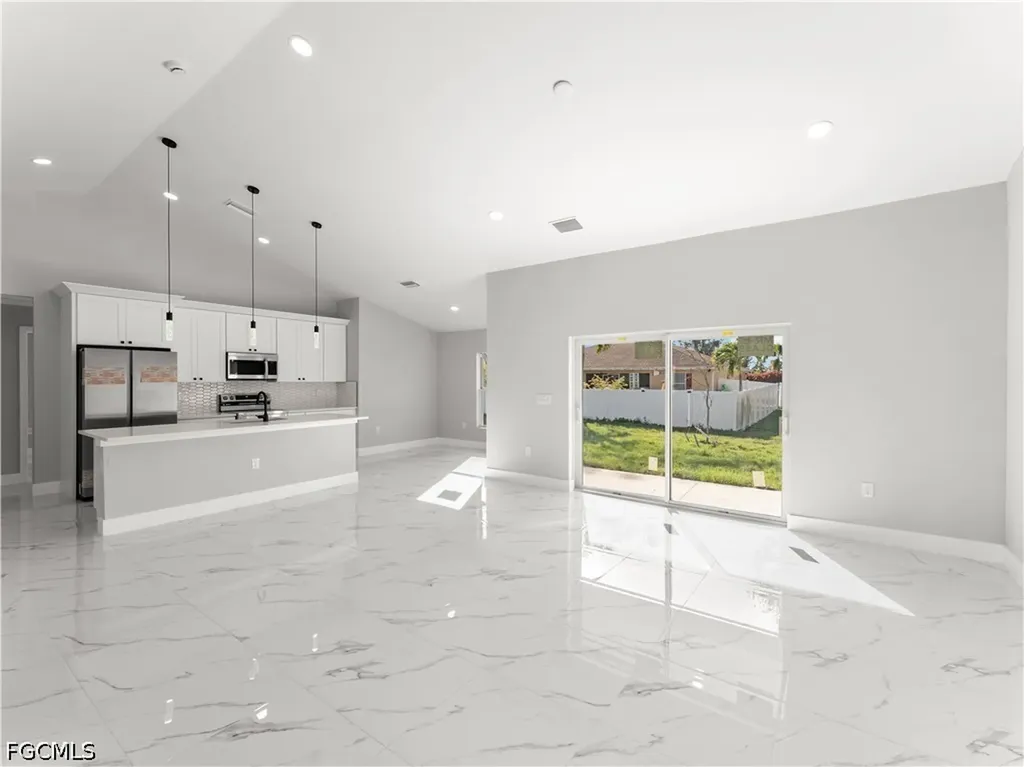 1242 NW 22nd Avenue Cape Coral FL 33993