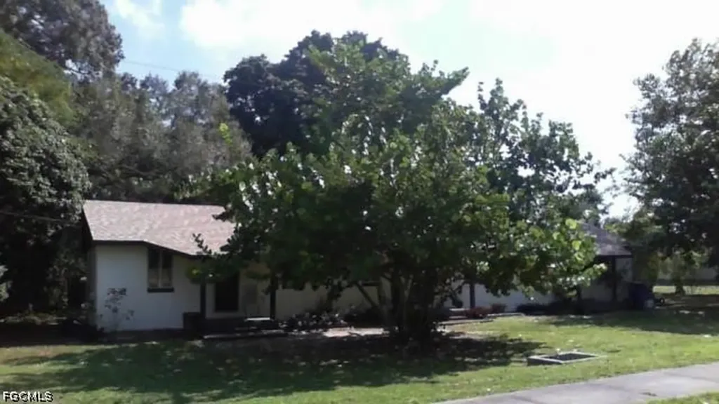 102 3rd Street Fort Myers FL 33907