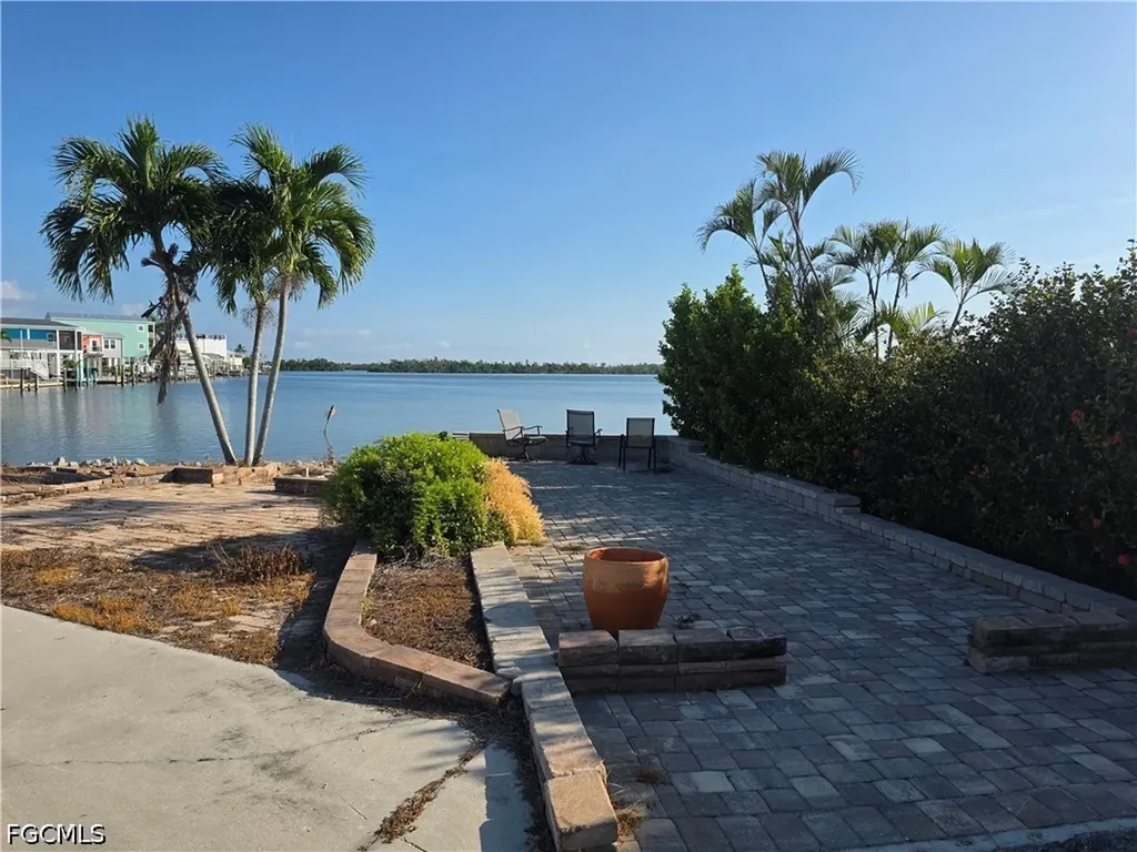 8 Helen Lane Fort Myers Beach FL 33931