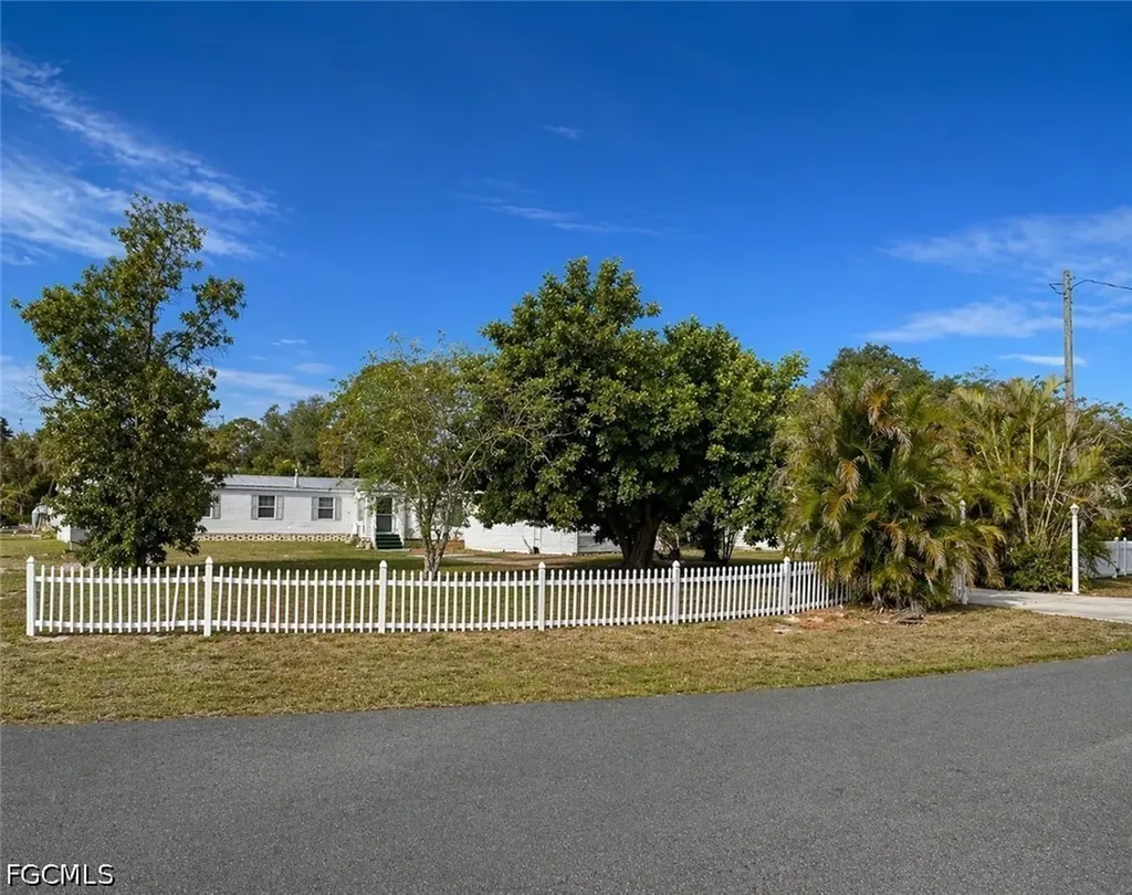 2520 Brownell Court North Fort Myers FL 33917