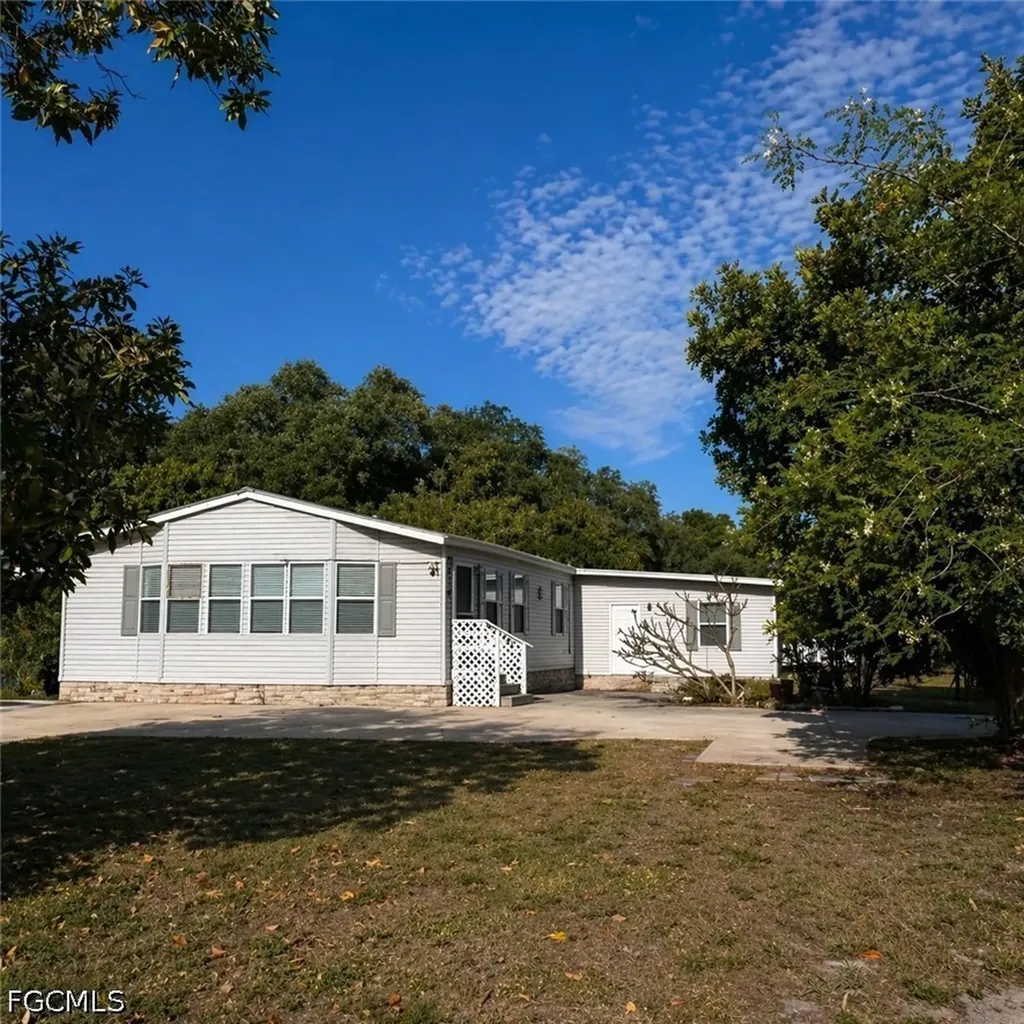 2520 Brownell Court North Fort Myers FL 33917