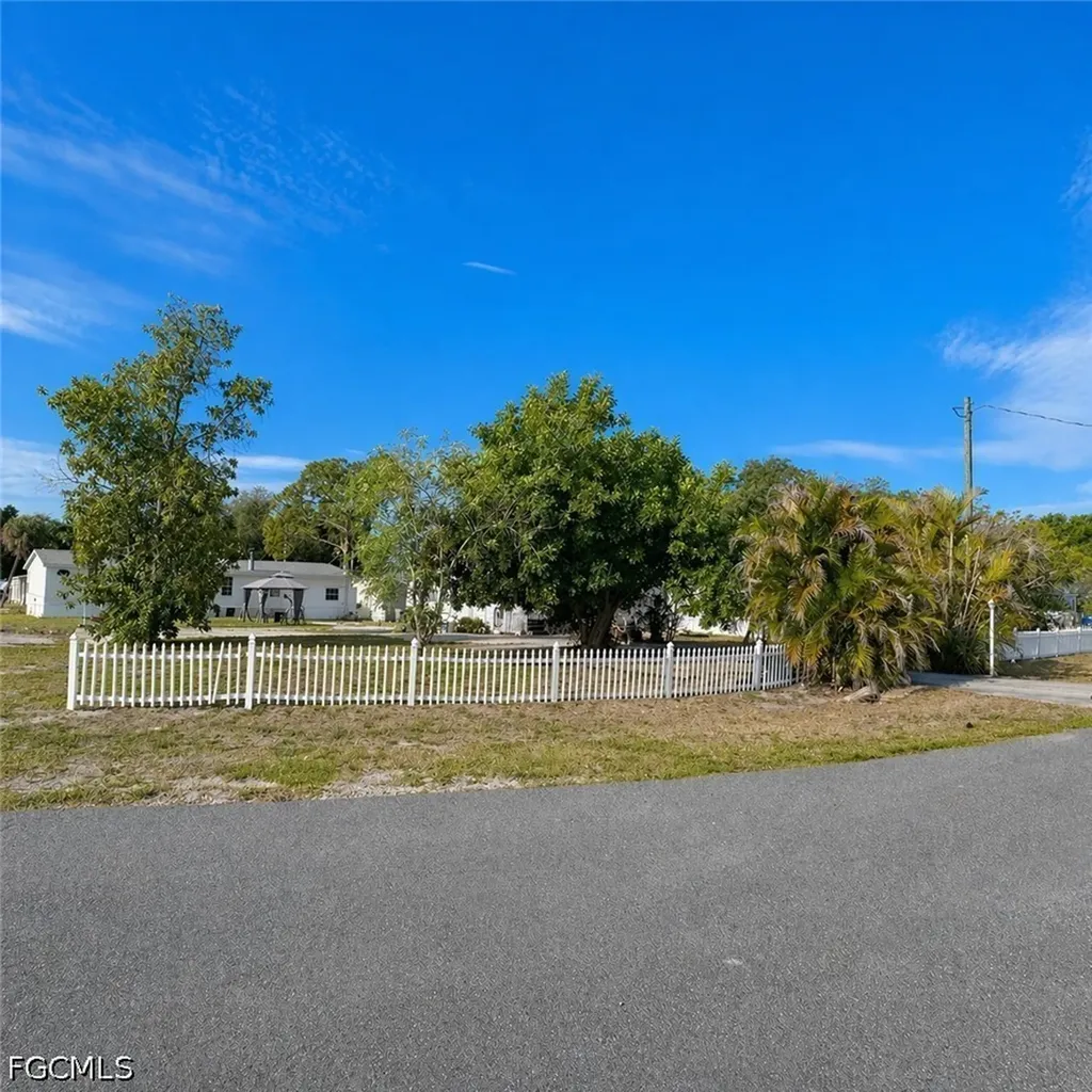 2520 Brownell Court North Fort Myers FL 33917