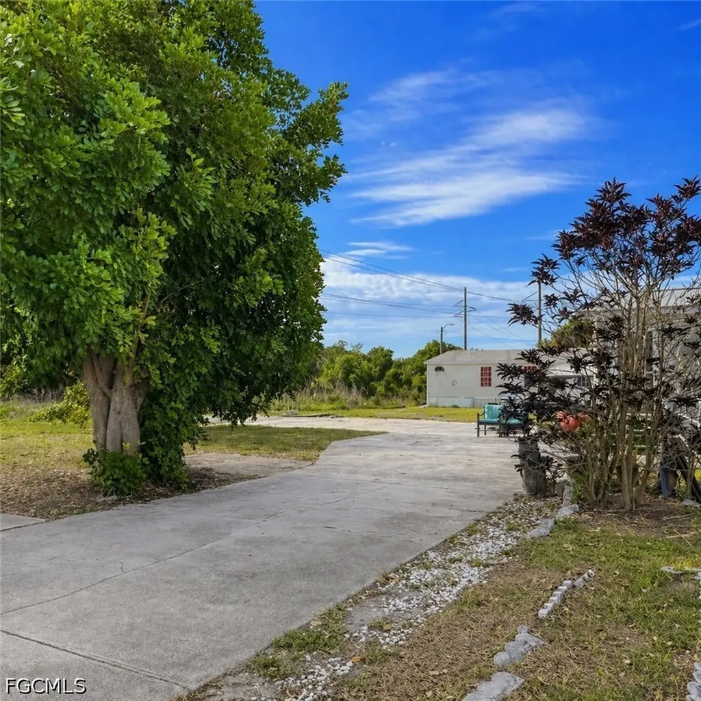 2520 Brownell Court North Fort Myers FL 33917