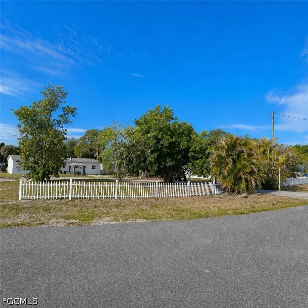 2520 Brownell Court North Fort Myers FL 33917