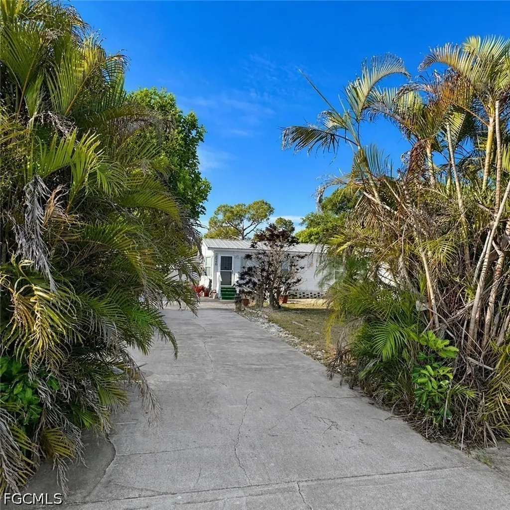 2520 Brownell Court North Fort Myers FL 33917