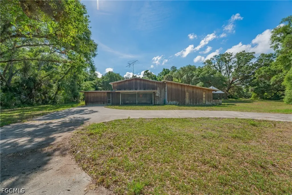 1040 Kirby Thompson Road Labelle FL 33935