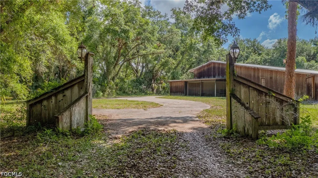1040 Kirby Thompson Road Labelle FL 33935
