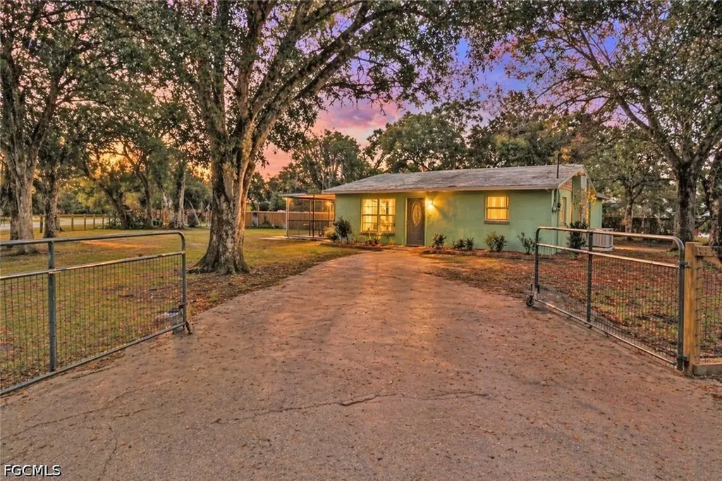 2431 Lippincott Road Alva FL 33920