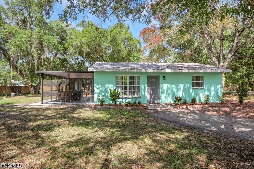 2431 Lippincott Road Alva FL 33920
