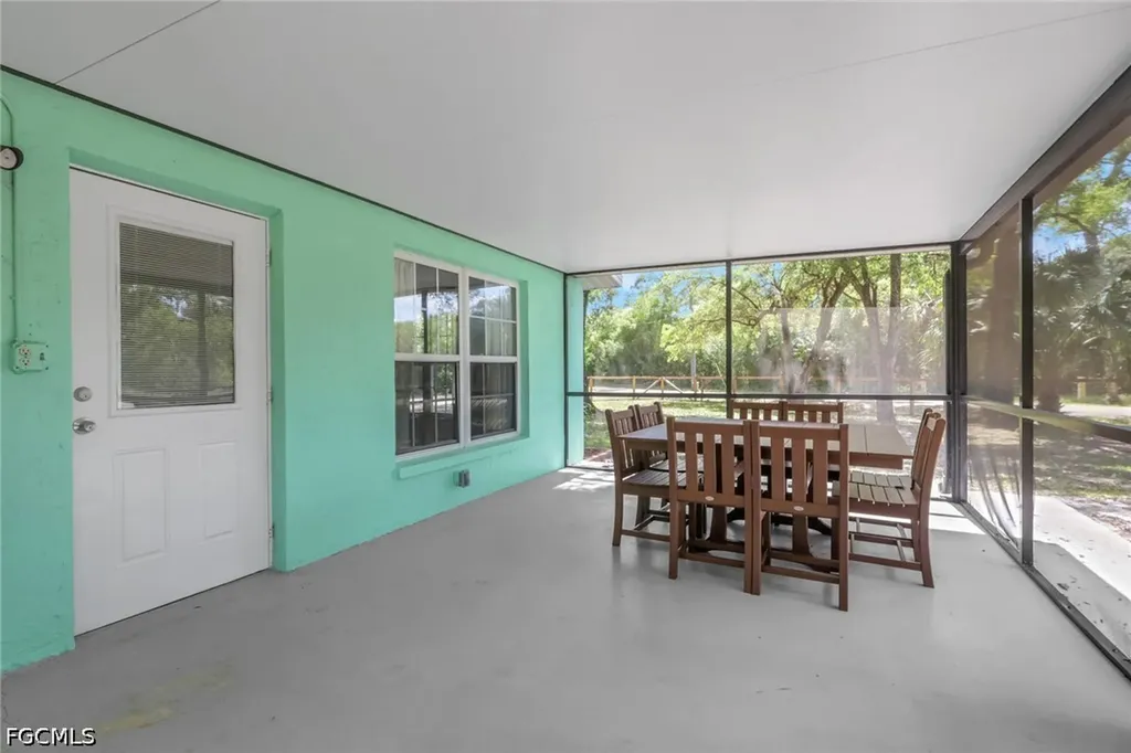 2431 Lippincott Road Alva FL 33920