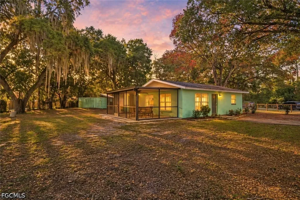 2431 Lippincott Road Alva FL 33920