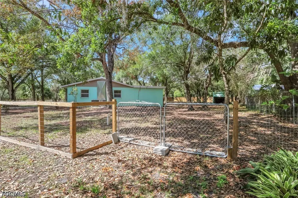 2431 Lippincott Road Alva FL 33920