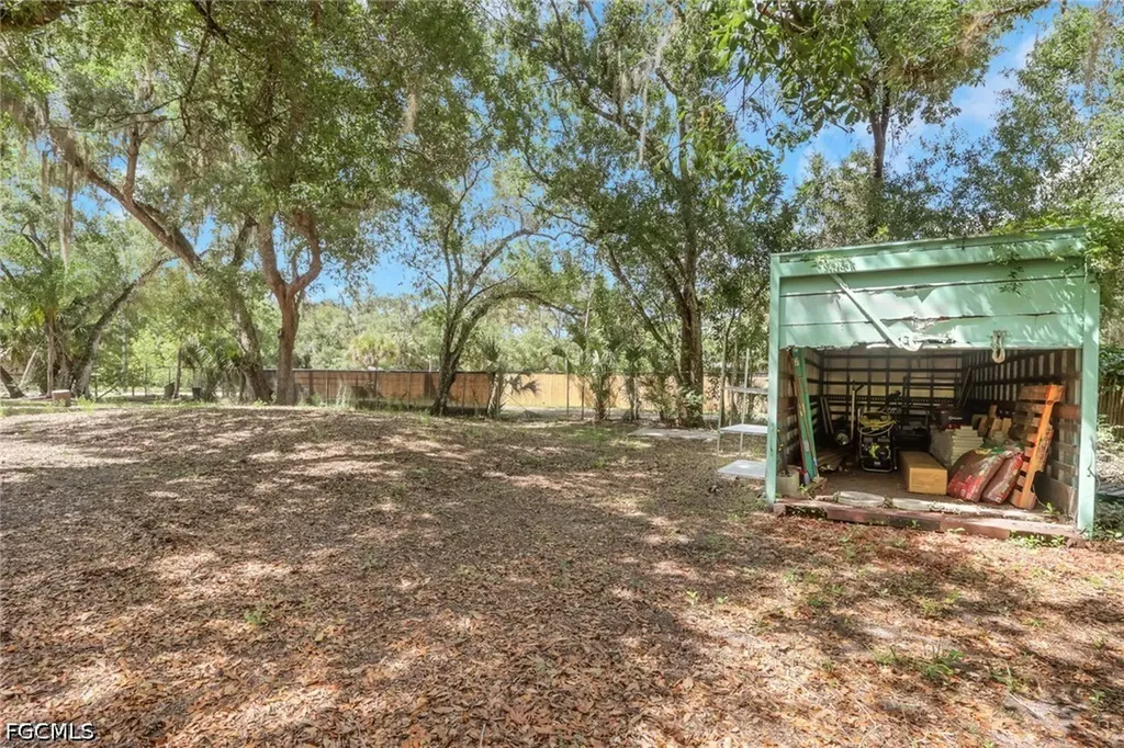 2431 Lippincott Road Alva FL 33920
