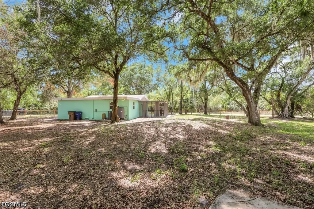 2431 Lippincott Road Alva FL 33920