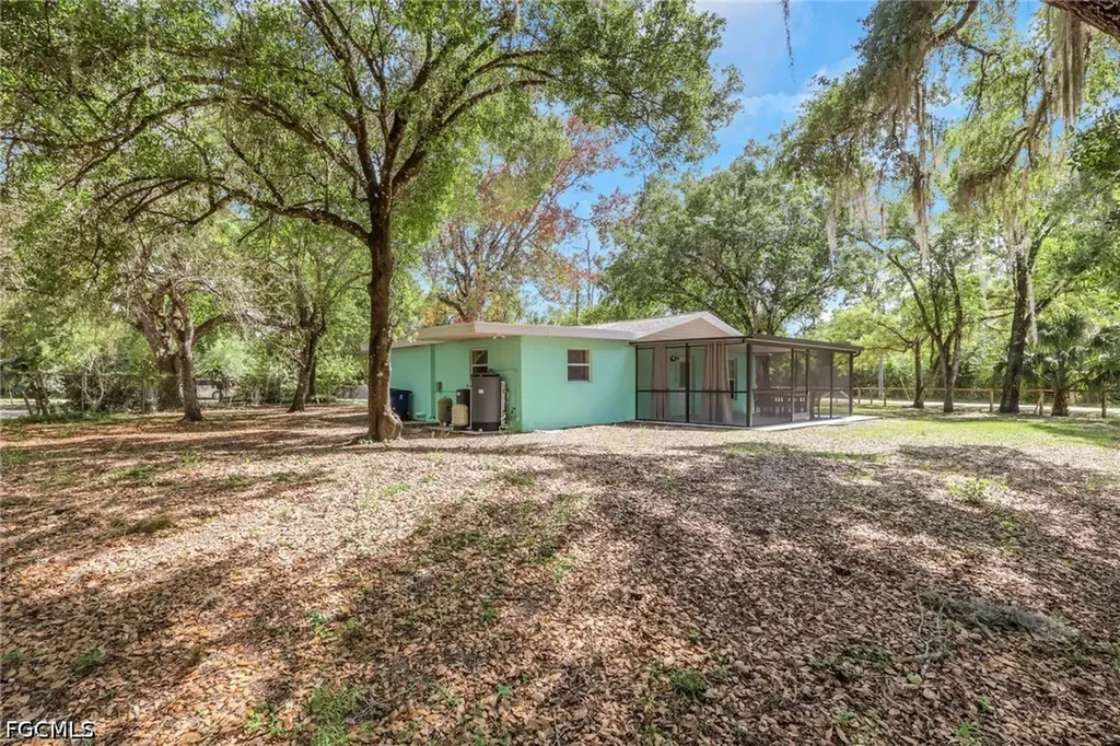 2431 Lippincott Road Alva FL 33920
