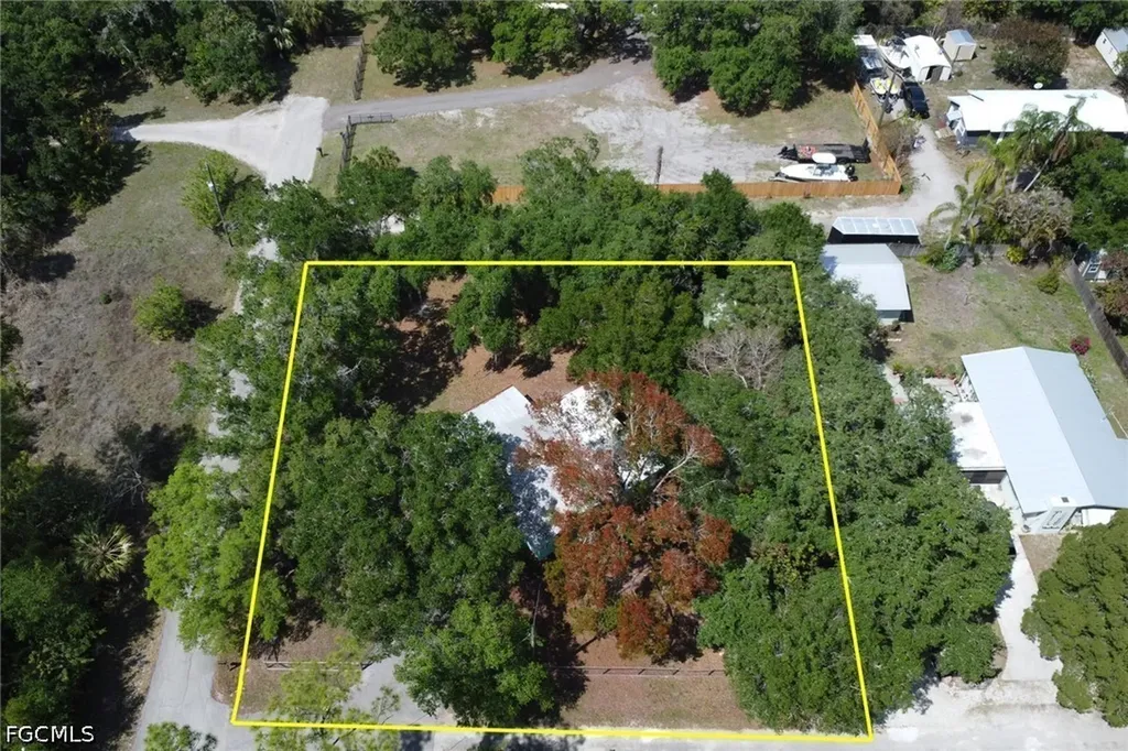 2431 Lippincott Road Alva FL 33920