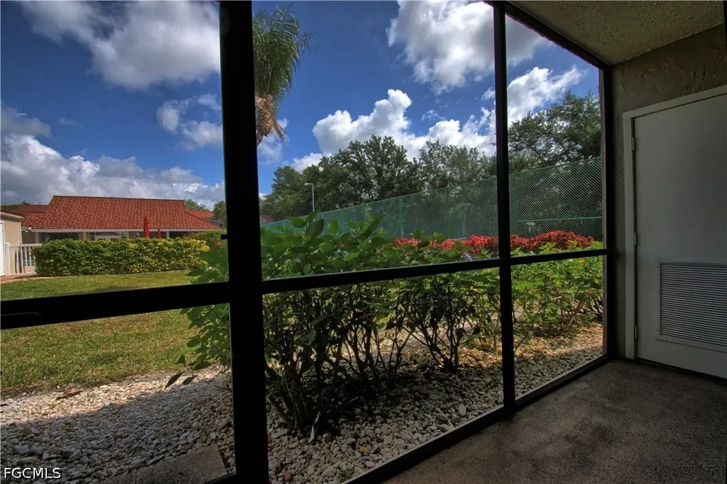 9627 Eaton Gardens Lane Fort Myers FL 33919