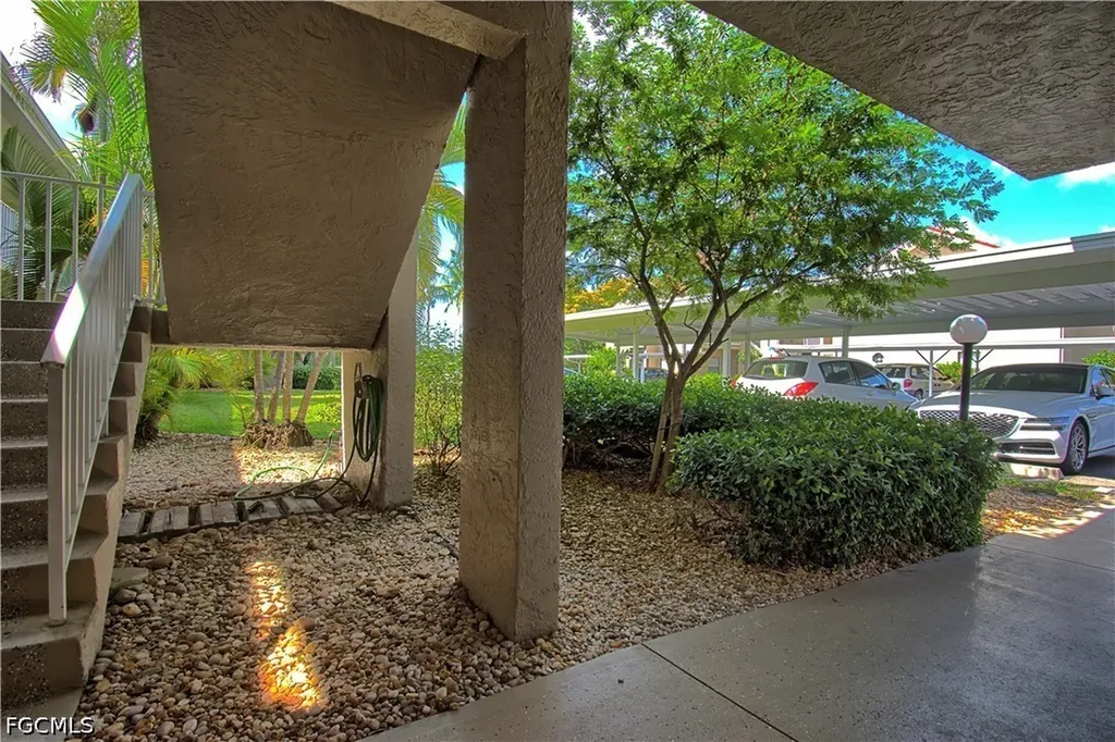 9627 Eaton Gardens Lane Fort Myers FL 33919