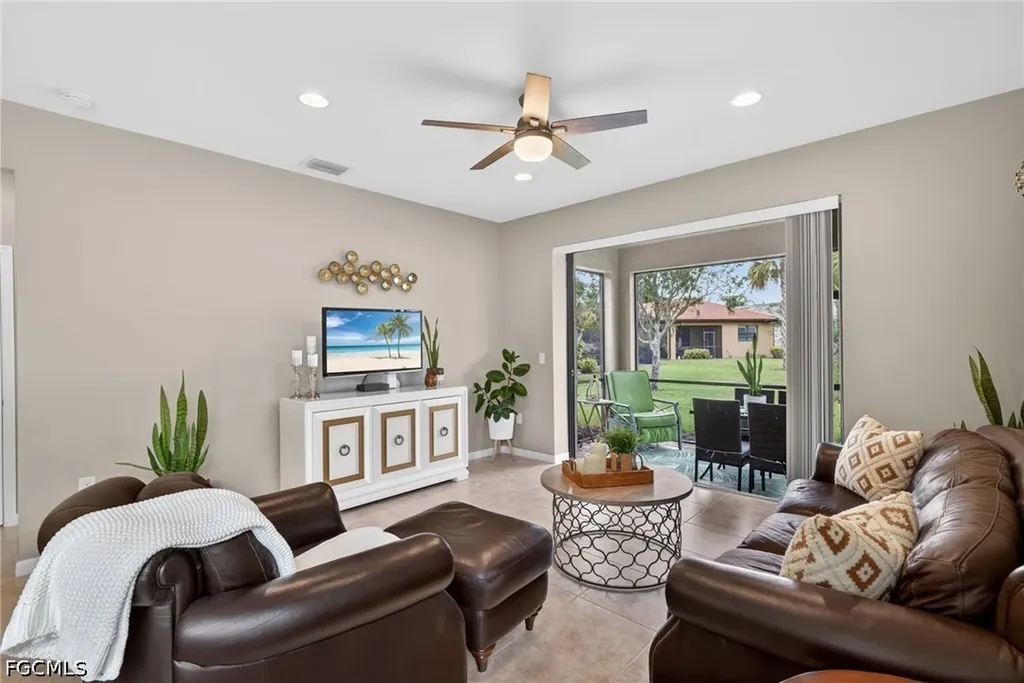 10894 Glenhurst Street Fort Myers FL 33913
