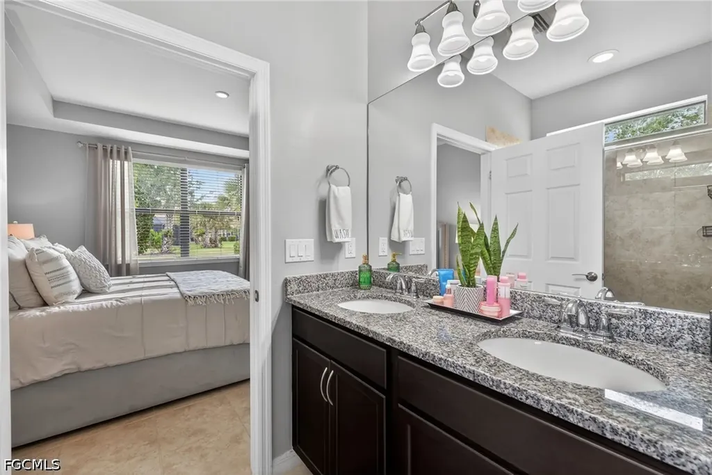 10894 Glenhurst Street Fort Myers FL 33913