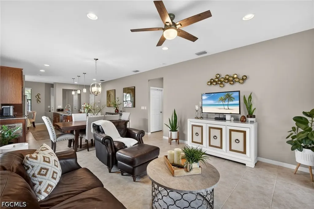 10894 Glenhurst Street Fort Myers FL 33913