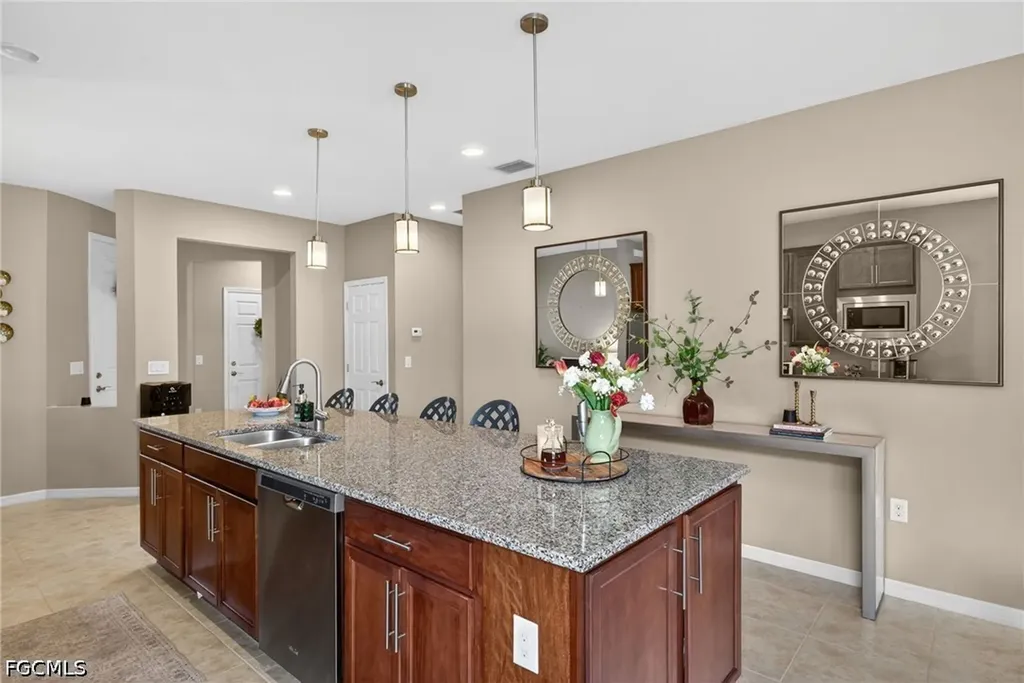 10894 Glenhurst Street Fort Myers FL 33913