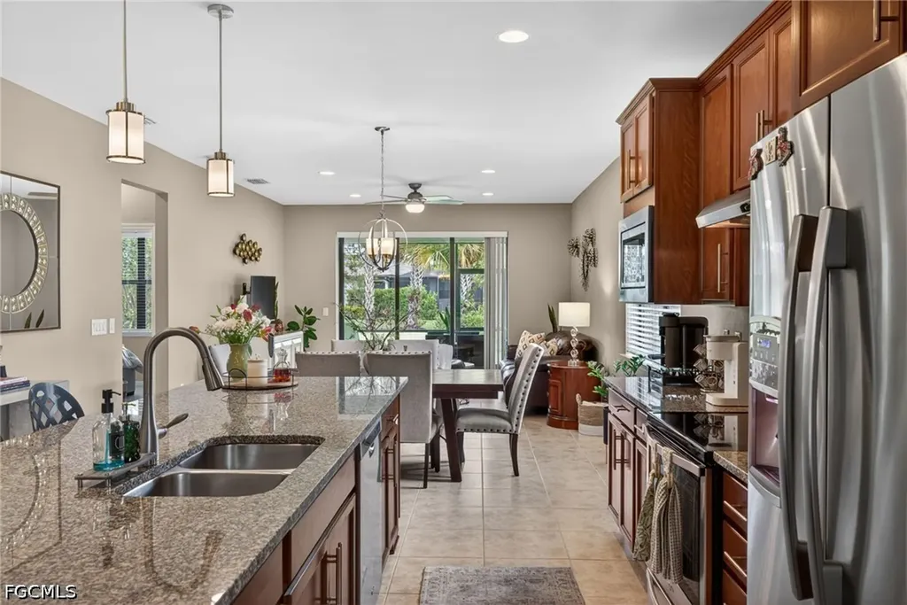 10894 Glenhurst Street Fort Myers FL 33913