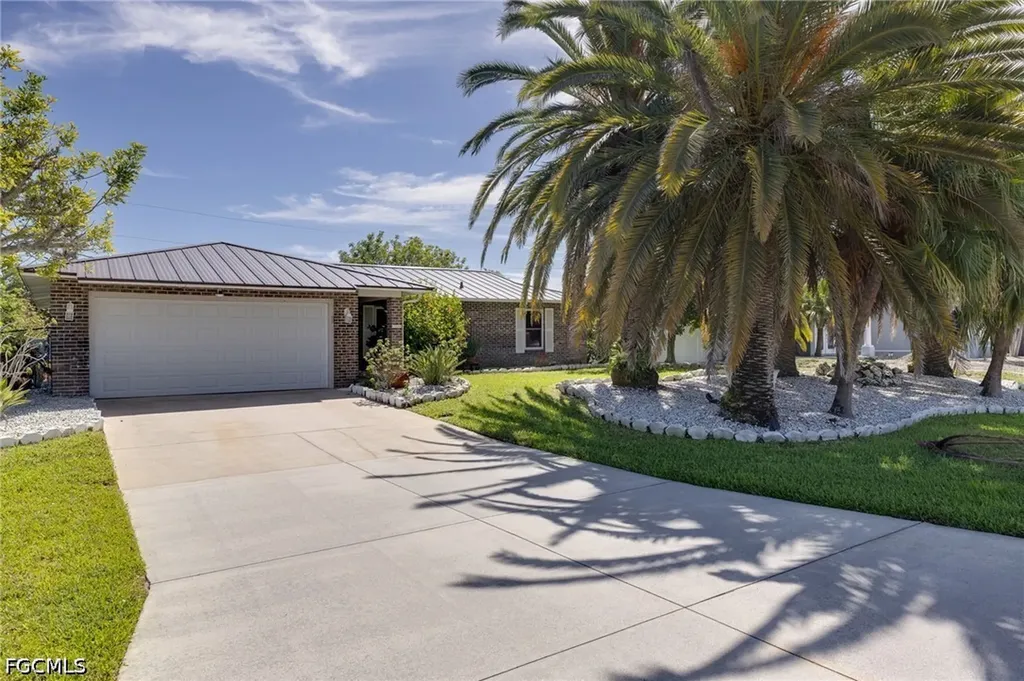 617 SW 9th Avenue Cape Coral FL 33991