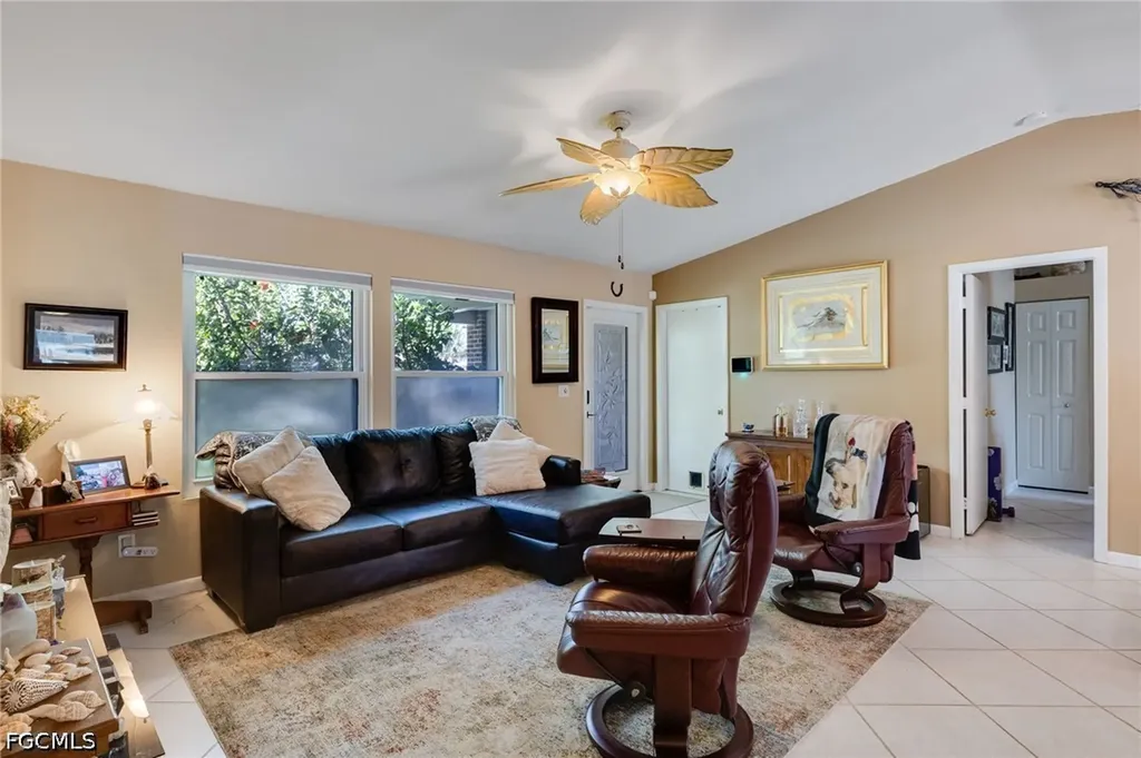 617 SW 9th Avenue Cape Coral FL 33991