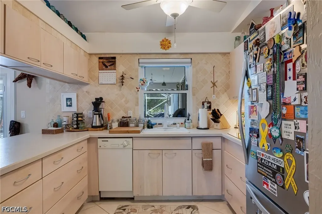 617 SW 9th Avenue Cape Coral FL 33991