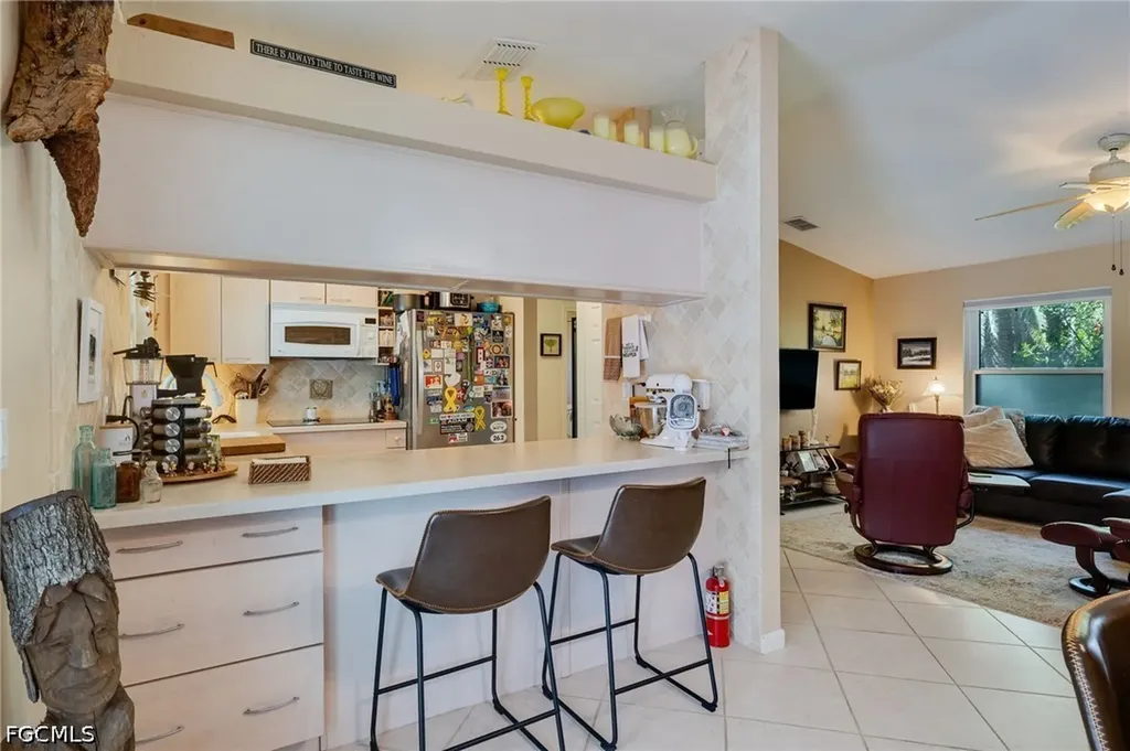 617 SW 9th Avenue Cape Coral FL 33991