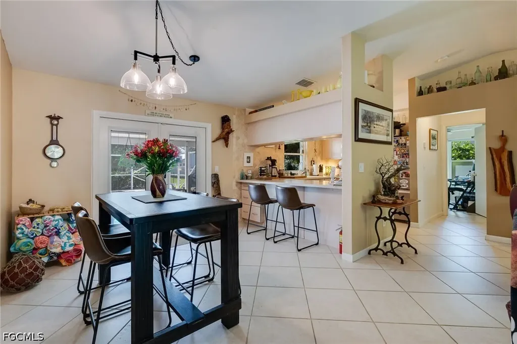 617 SW 9th Avenue Cape Coral FL 33991