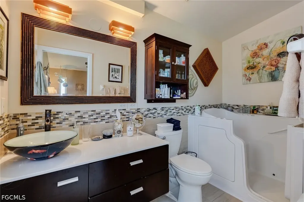 617 SW 9th Avenue Cape Coral FL 33991