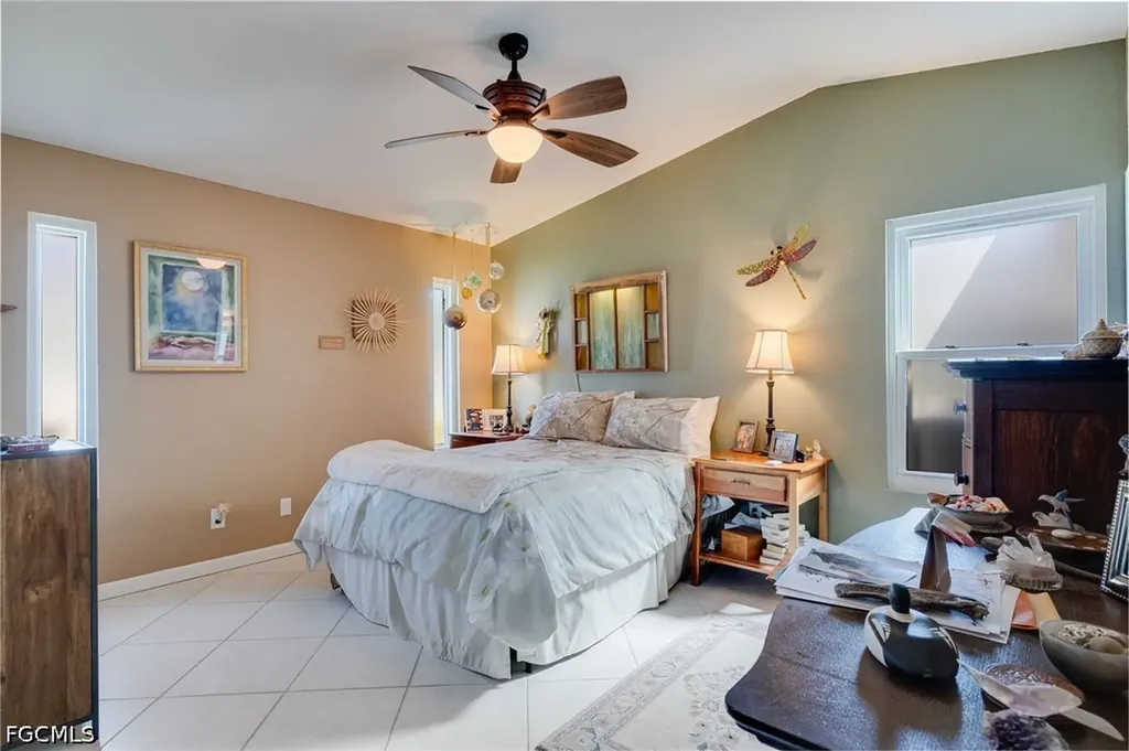 617 SW 9th Avenue Cape Coral FL 33991