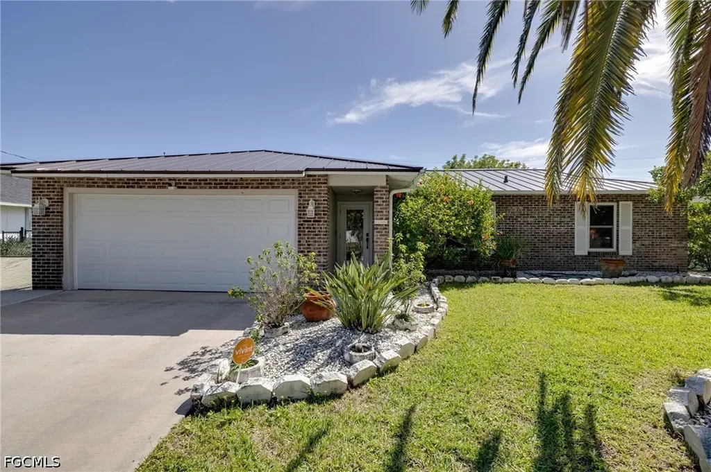 617 SW 9th Avenue Cape Coral FL 33991