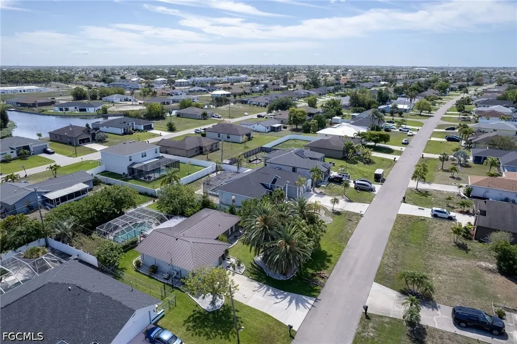 617 SW 9th Avenue Cape Coral FL 33991