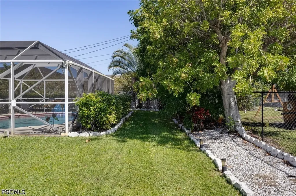 617 SW 9th Avenue Cape Coral FL 33991