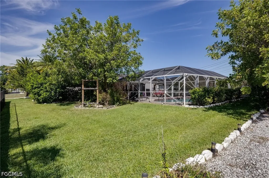 617 SW 9th Avenue Cape Coral FL 33991