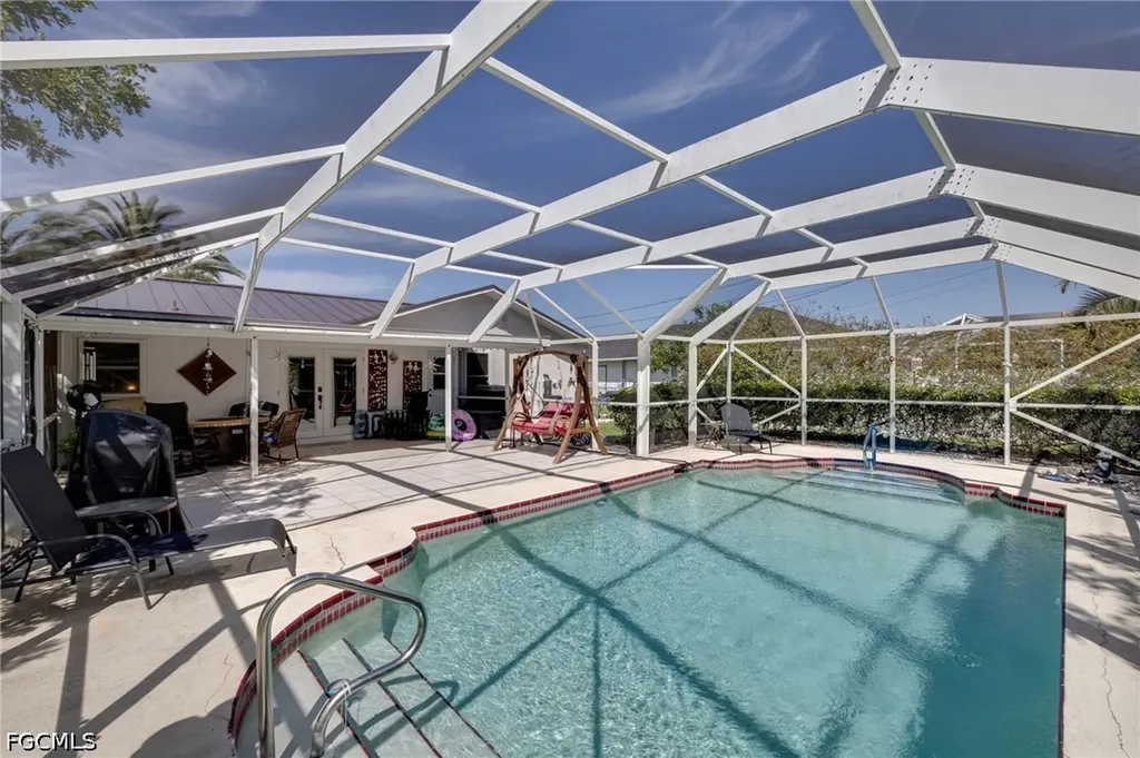 617 SW 9th Avenue Cape Coral FL 33991