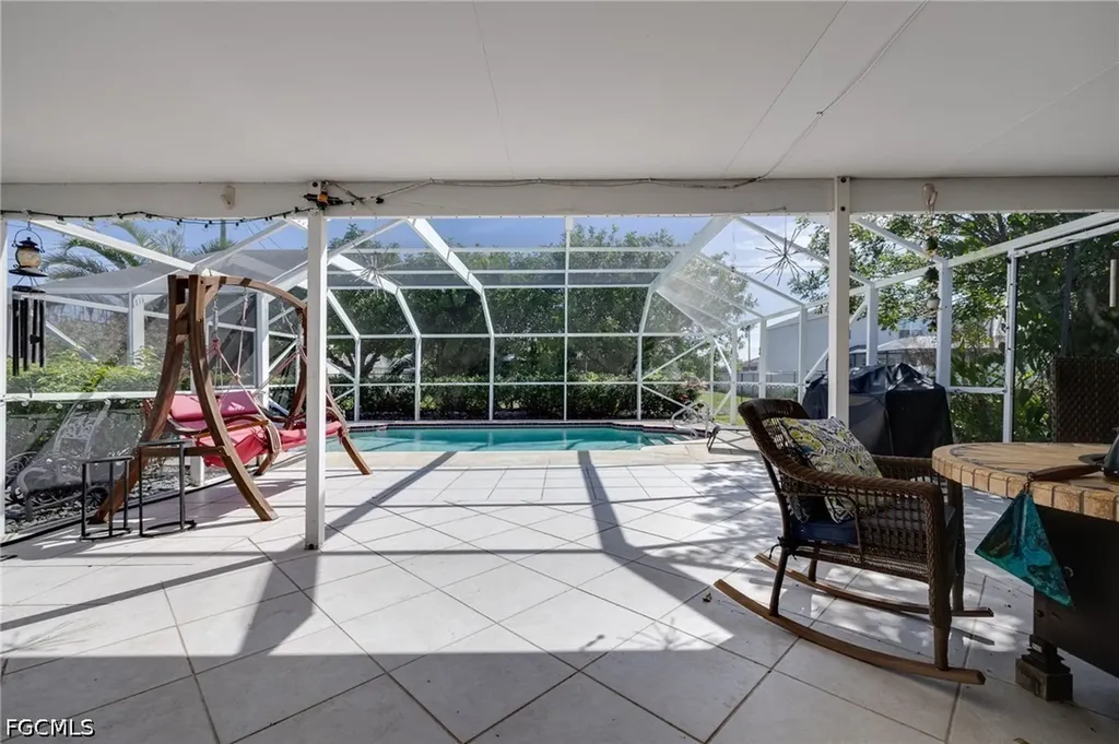 617 SW 9th Avenue Cape Coral FL 33991