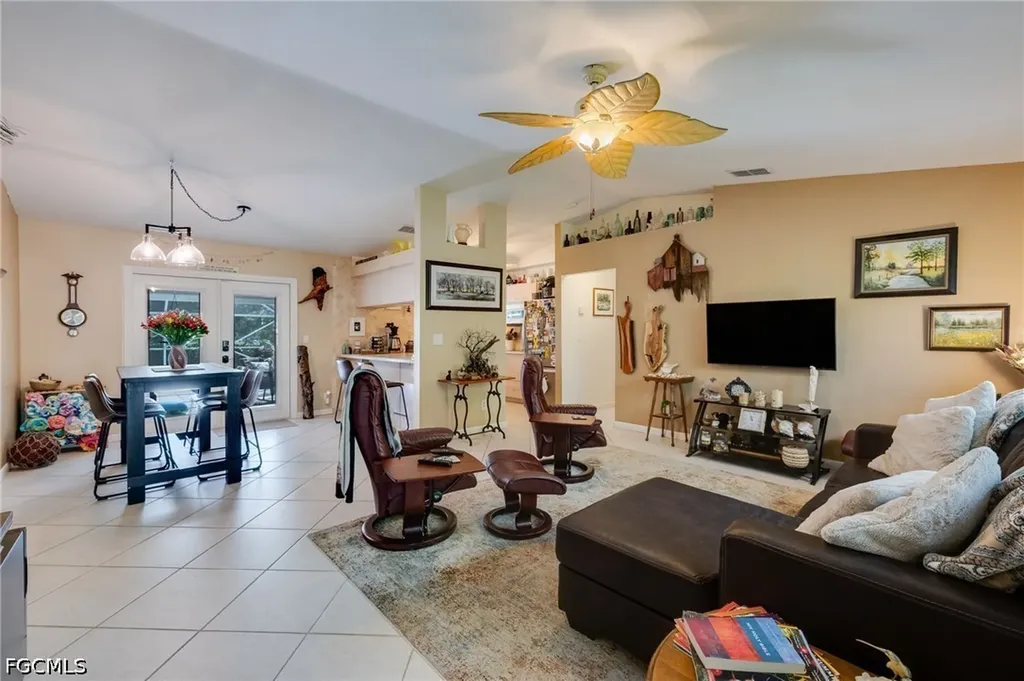 617 SW 9th Avenue Cape Coral FL 33991