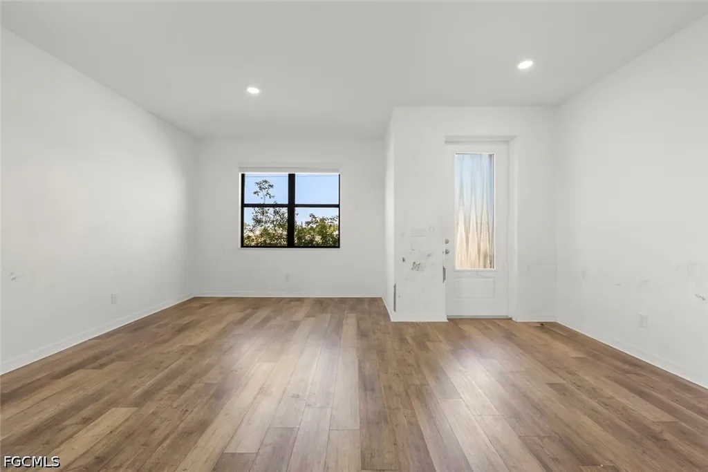 2021 NE 4th Avenue Cape Coral FL 33909