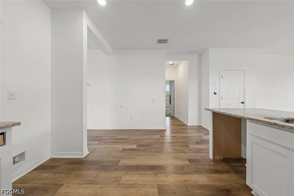 2021 NE 4th Avenue Cape Coral FL 33909